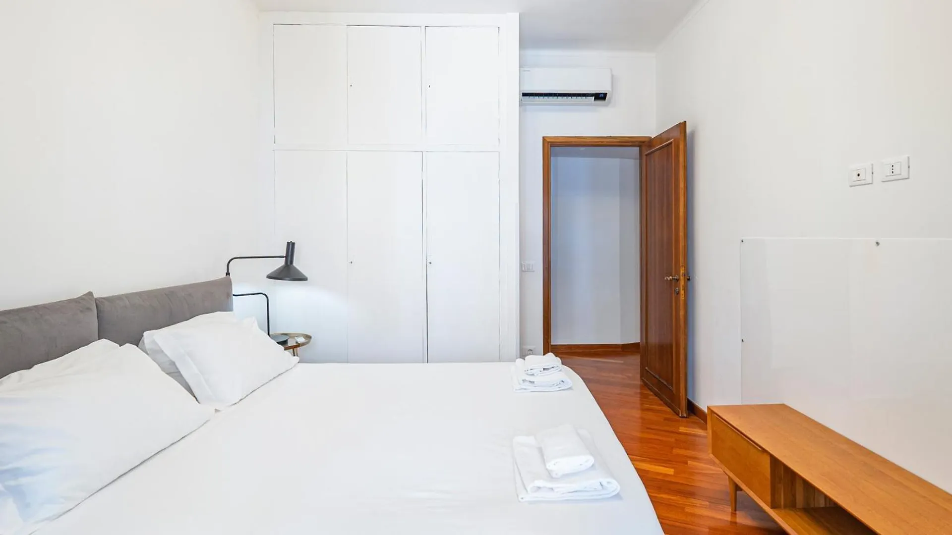 Piazza Navona Elegant And Central Three-Room Apt Рим