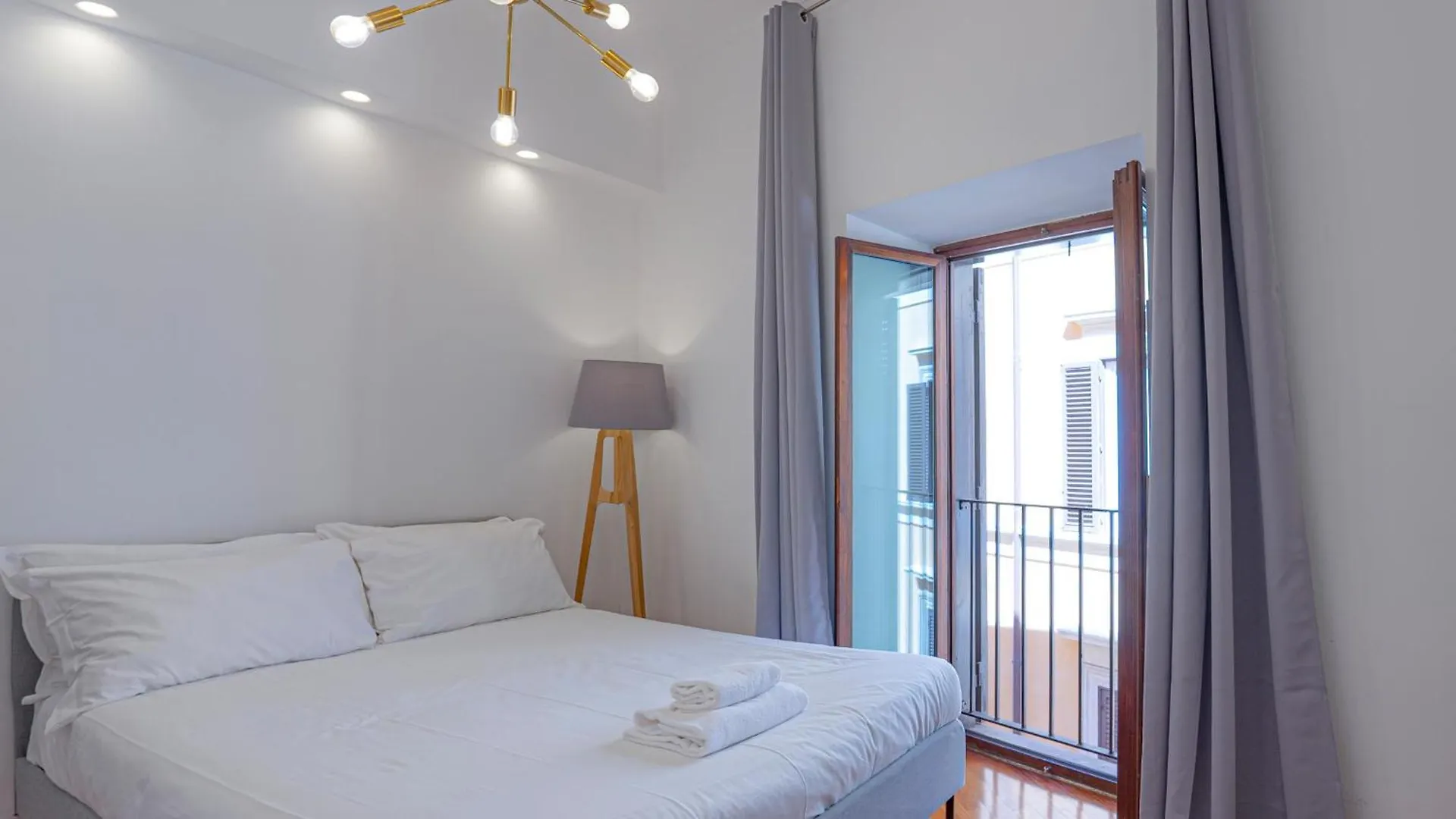 Piazza Navona Elegant And Central Three-Room Apt Рим Апартаменты